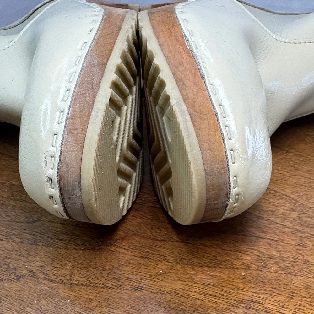 Hanna Andersson? Cream Patent Leather Wood Booties Boots, sz 36